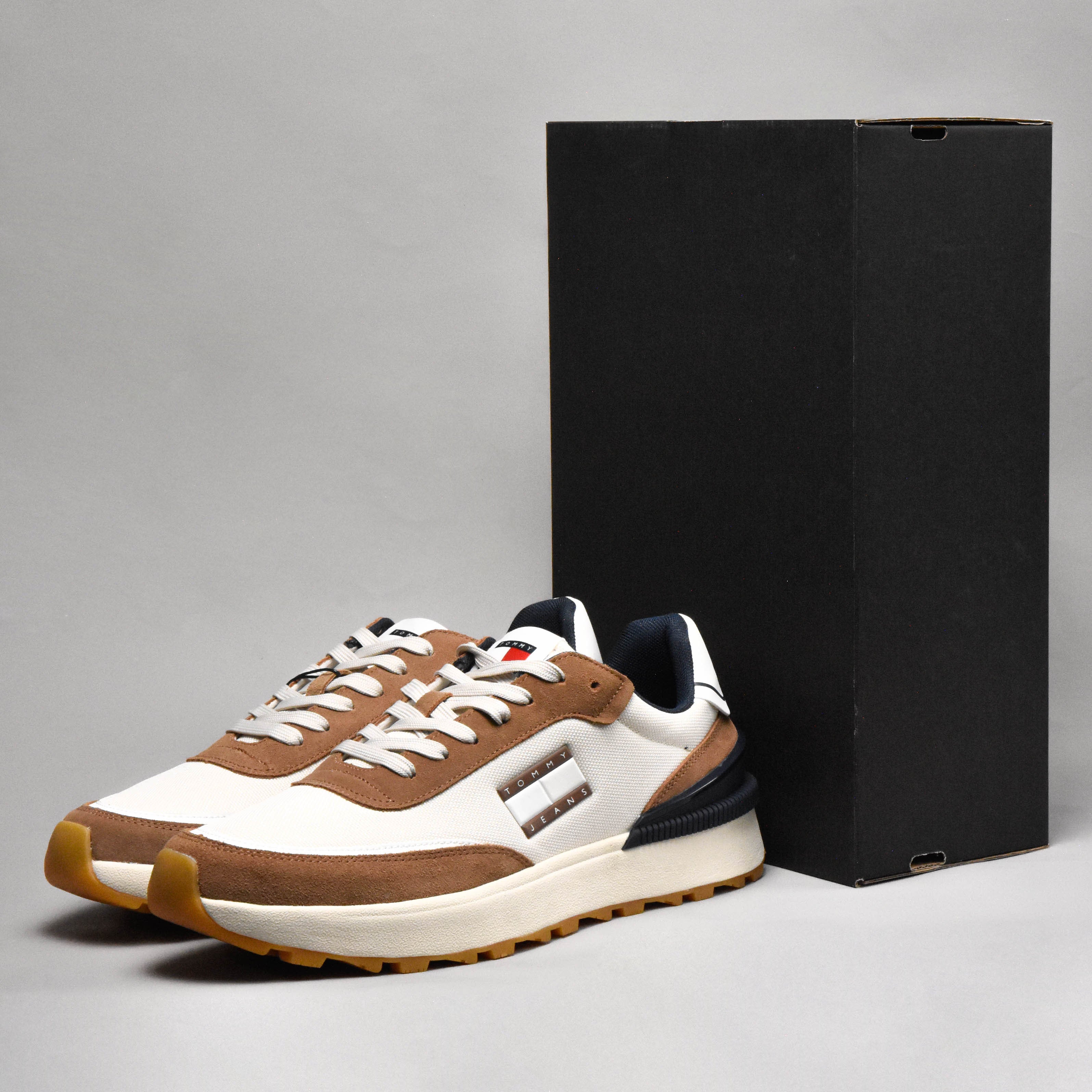 TOMMY HILFIGER TJM Technical Runner Sneakers - EMOEMO-1537 - Image 2