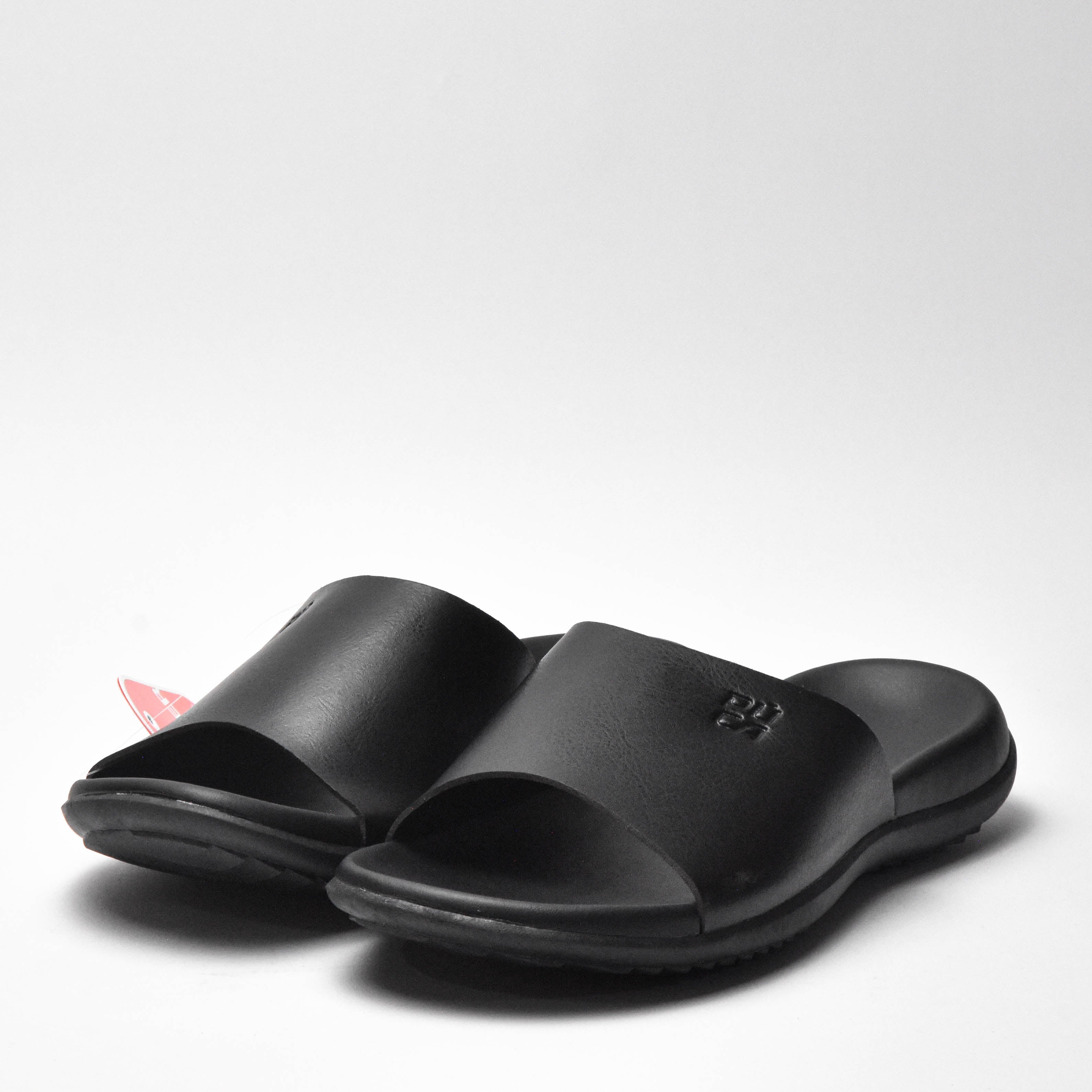 PUCA MEN SPORT SLIPPERS CRATER BLACK. 10933