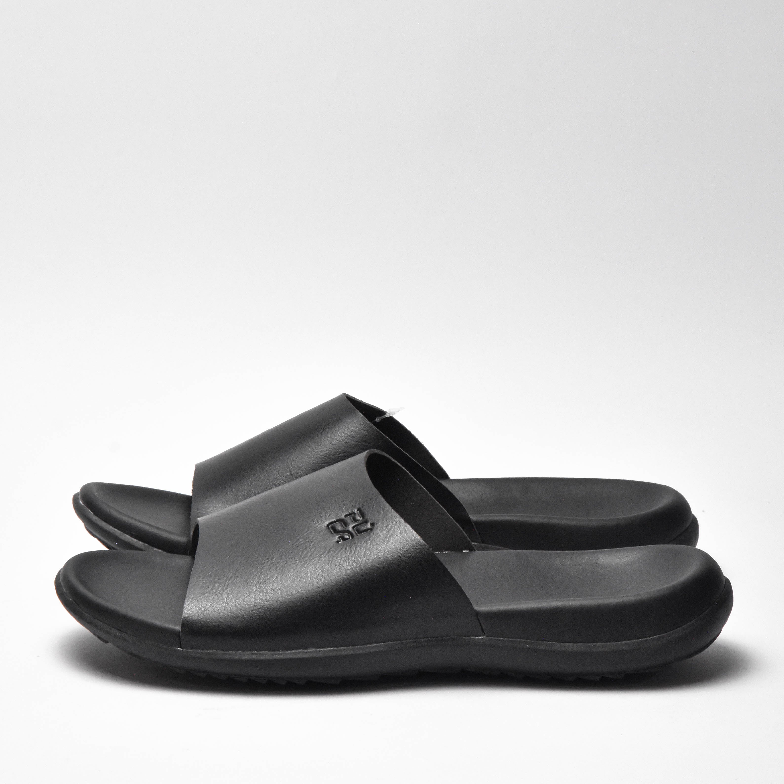 PUCA MEN SPORT SLIPPERS CRATER BLACK. 10933